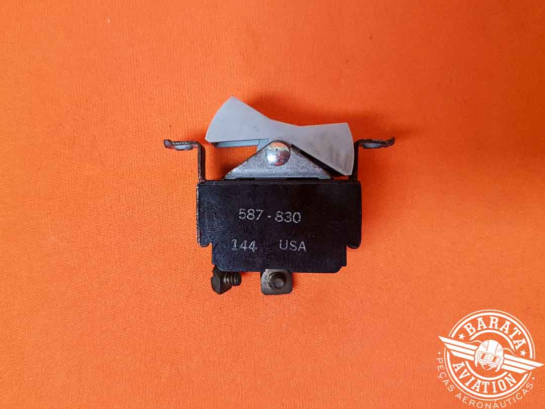 587-830 PIPER ROCKER SWITCH ANTI-COLLISION LIGHT