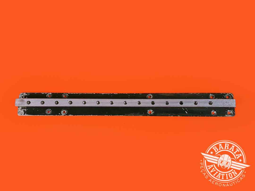 PASSENGER CENTER SEAT TRACK - P/N 95-420016-37