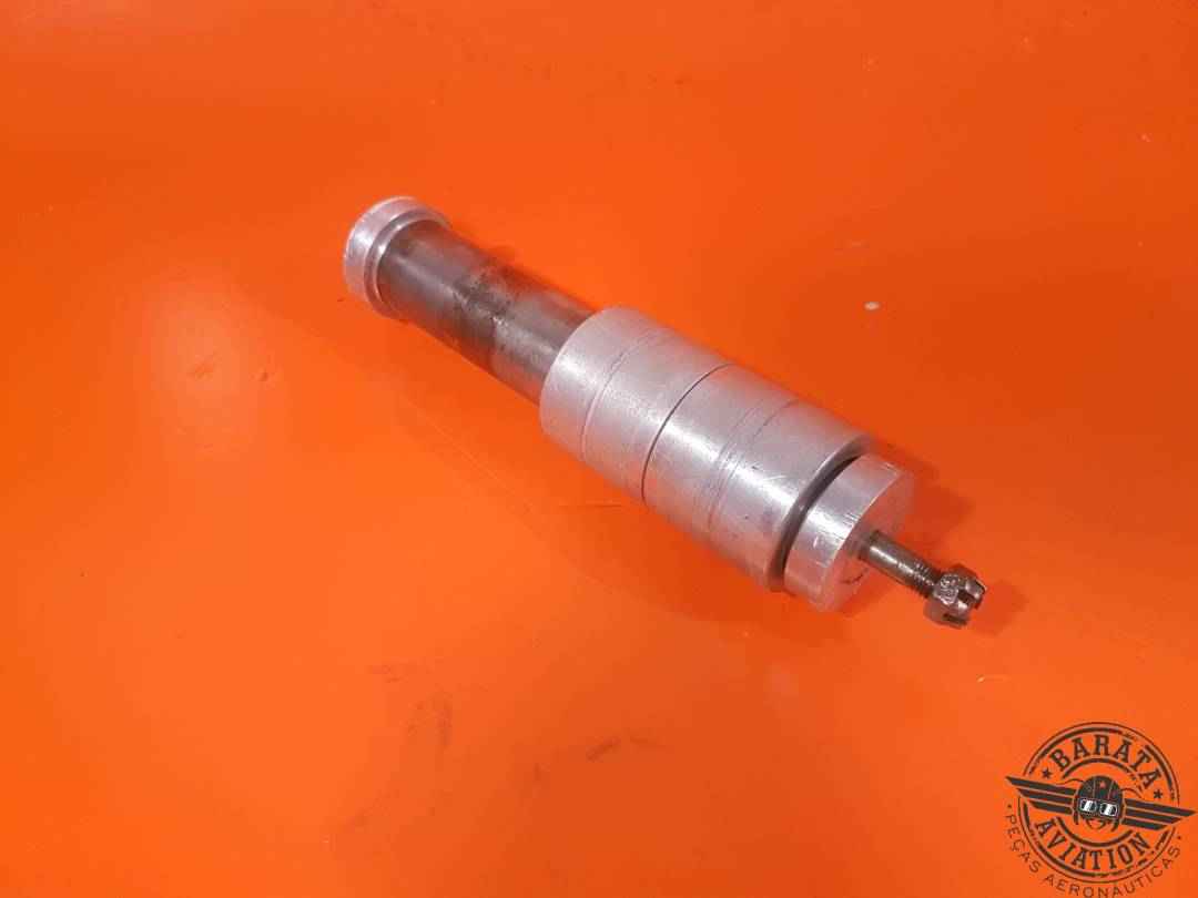 NOSE GEAR WHEEL AXLE ASSEMBLY P/N: 0543037-1