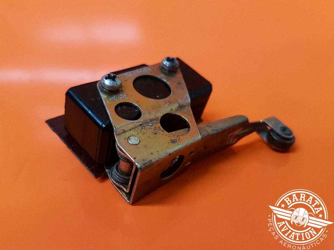 Switch P/N M8805/1-008