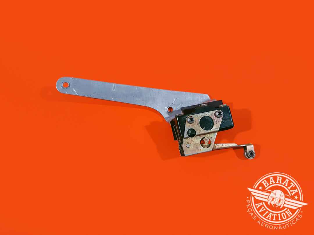 SWITCH LIMITADOR - BRACKET DOWN LIMIT SWITCH - PN: 0843408-2  
