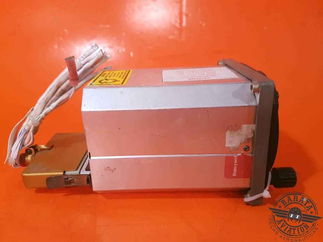 066-3034-04  BENDIX KING KI 206 VOR/LOC/GS INDICATOR INCLUDED CONNECTOR