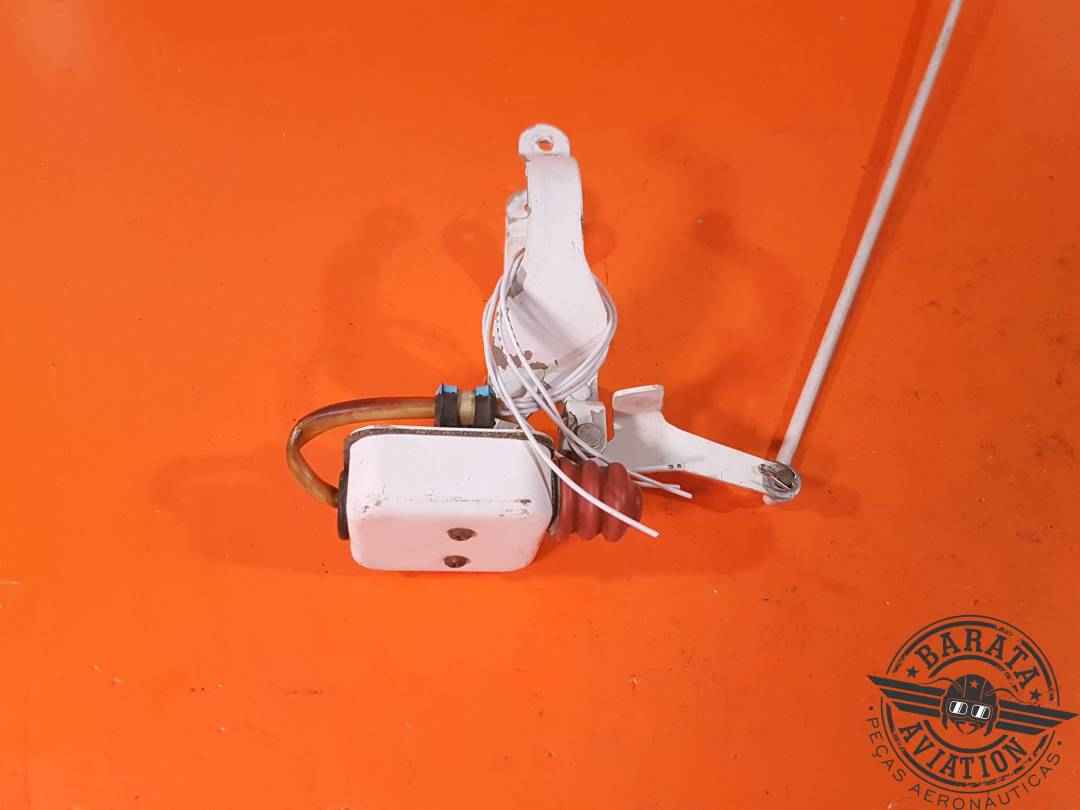 SWITCH ASSY -LH AND RH LANDING GEAR SAFETY BARON P/N: 95-361015-60