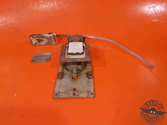 0413387 Cessna Cabin Door Latch Assy L/H