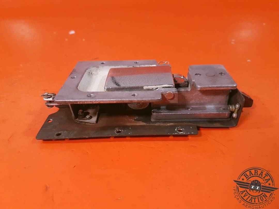 0517012-4 Cessna Cabin Door Latch Assy- R/H