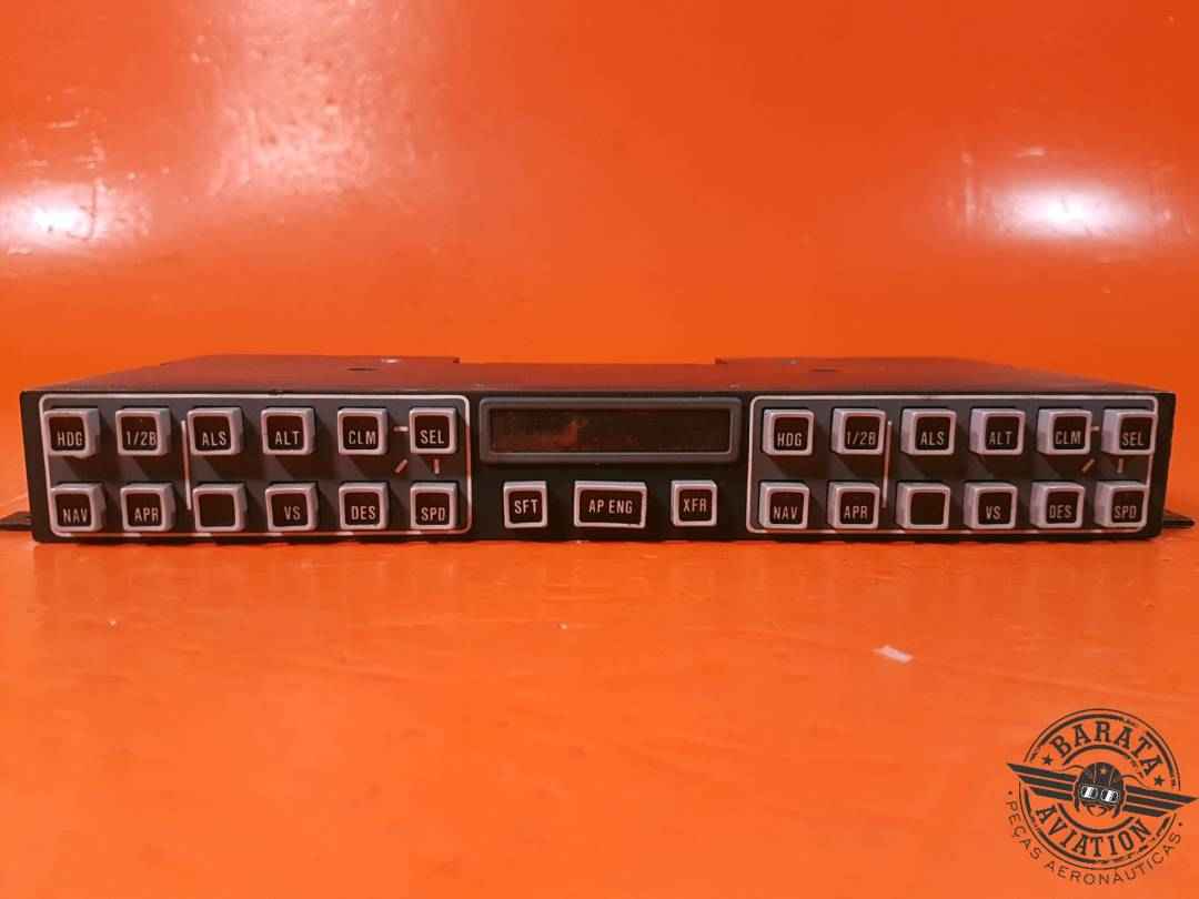 COMMUNICATIONS AC-585C AUTO PILOT CONTROLER  P/N: 501-1523-02