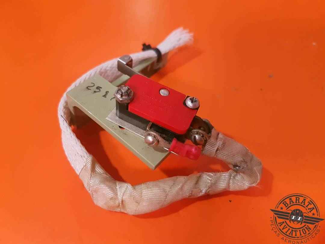 V3L111 MICROSWITCH LIMIT SWICHT  W/ SUPPORT