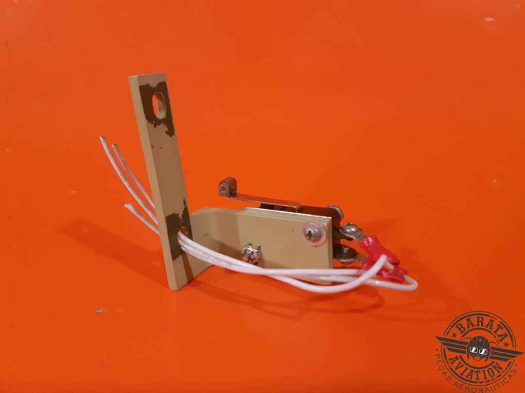 V3L111 MICROSWITCH LIMIT SWITCH W/ SUPPORT