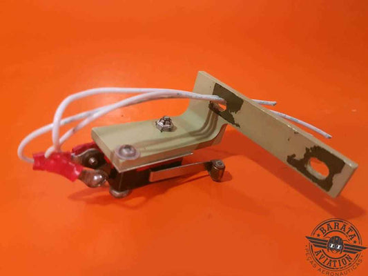 V3L111 MICROSWITCH LIMIT SWITCH W/ SUPPORT