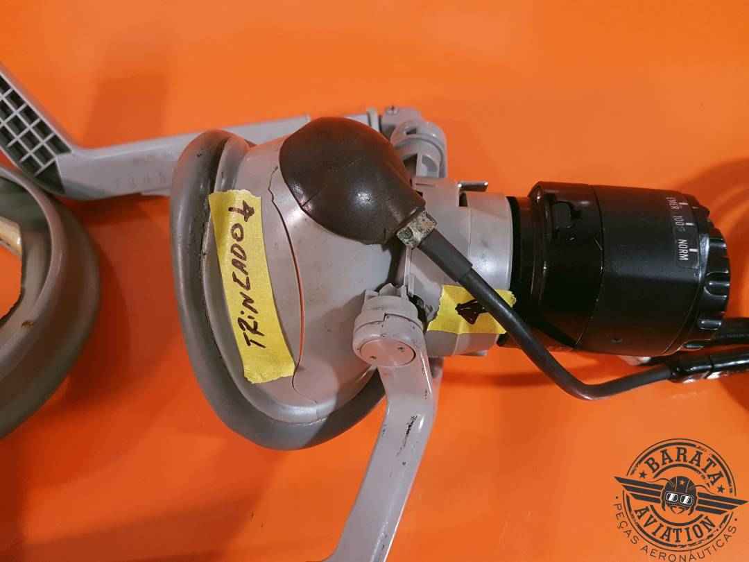 112145A Puritan Mask Oxygen Regulator & Detector Assembly - Com trincados