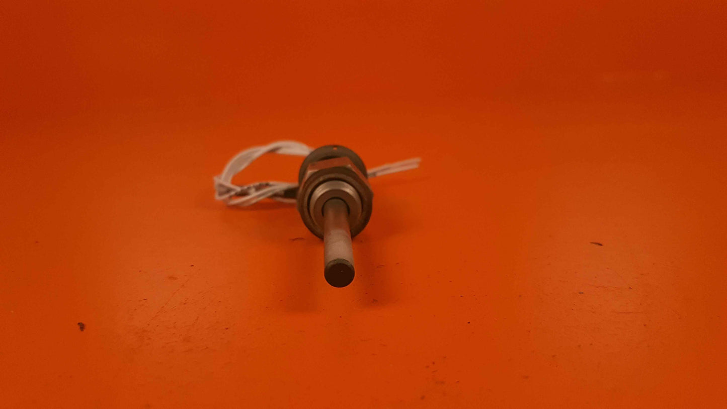 MS28034-1 Lewis Manufacturing Sensor Probe Oil Temp