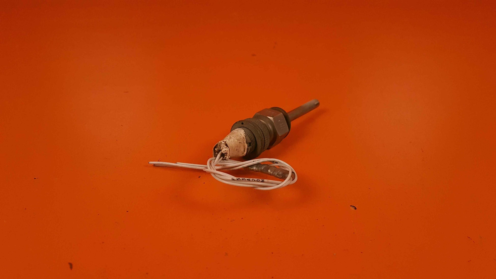 MS28034-1 Lewis Manufacturing Sensor Probe Oil Temp