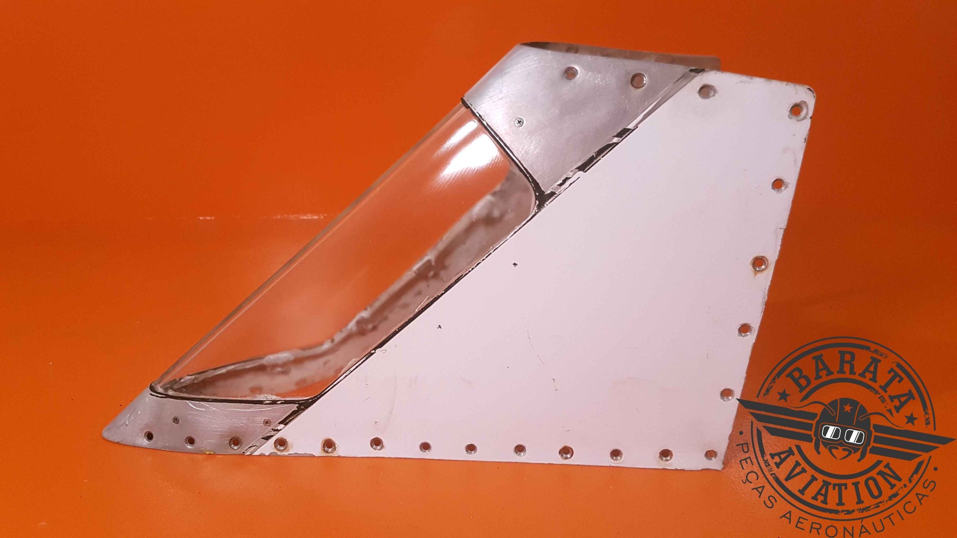 2831107-2 Bombardier Learjet Retainer Lens