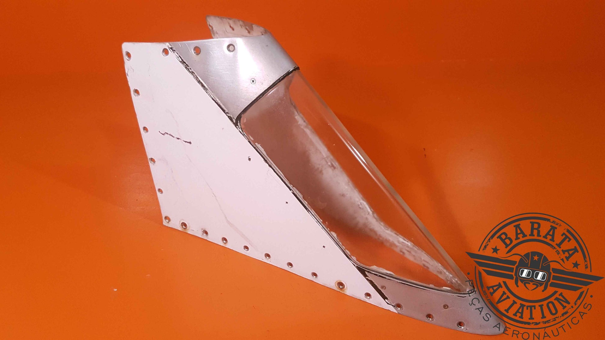 2831107-2 Bombardier Learjet Retainer Lens