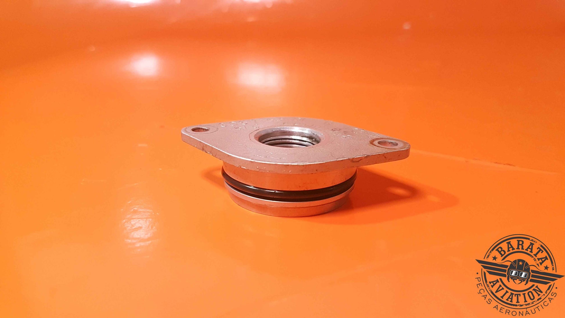 3057163-01   Pratt &  Whitney Adapter