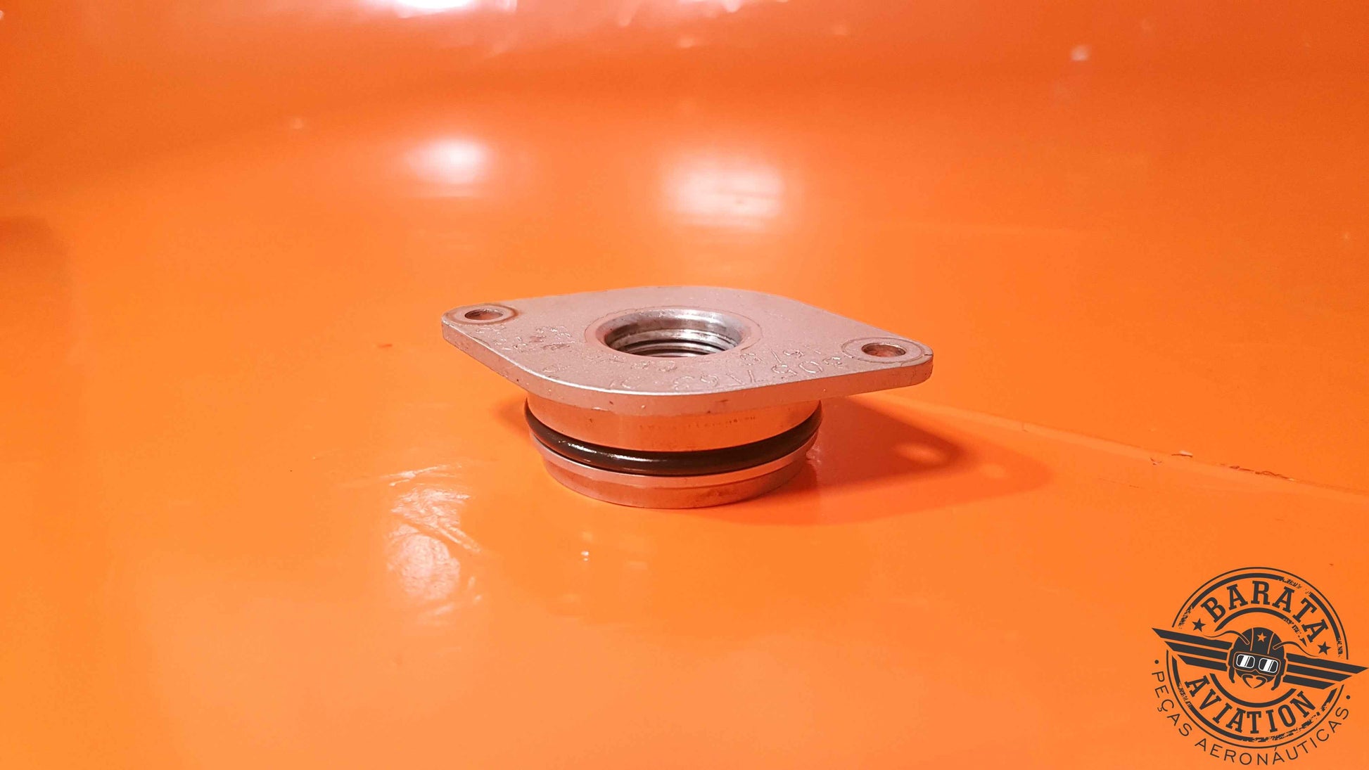 3057163-01   Pratt &  Whitney Adapter