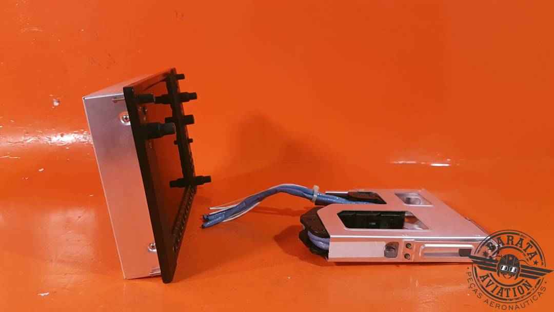 011-00916-10 Garmin GDU 1040A Display- w/ adapter and connector - 14/28 vdc 