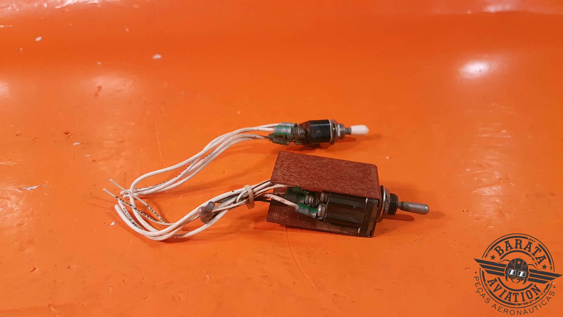 Kit of 2 Toggle Switches 3 Positions  On/Off/On