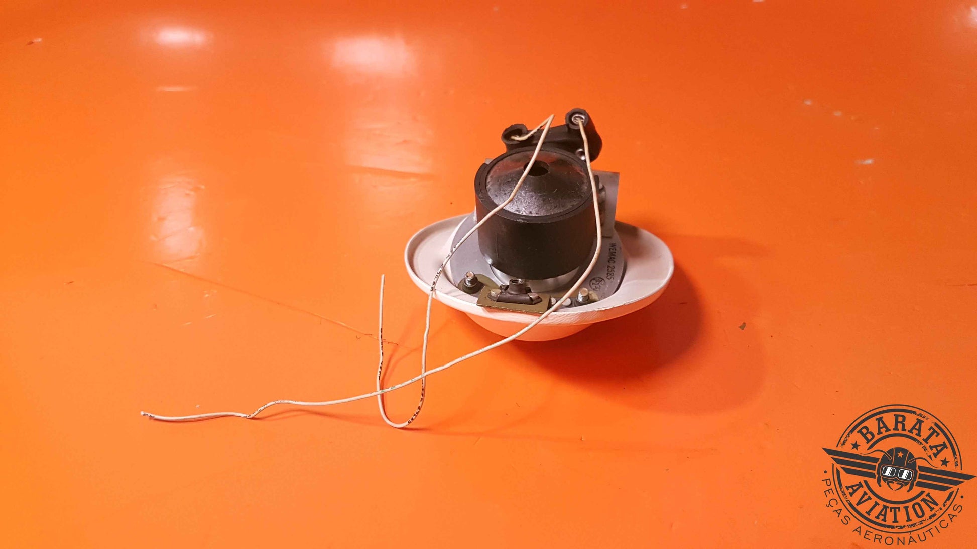 2585   Wemac Overhead Light Assy