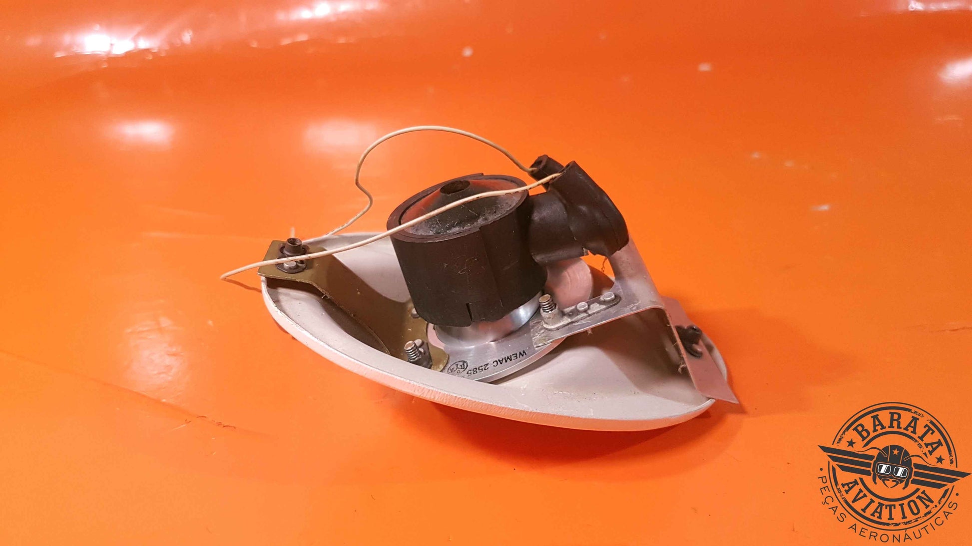 2585   Wemac Overhead Light Assy