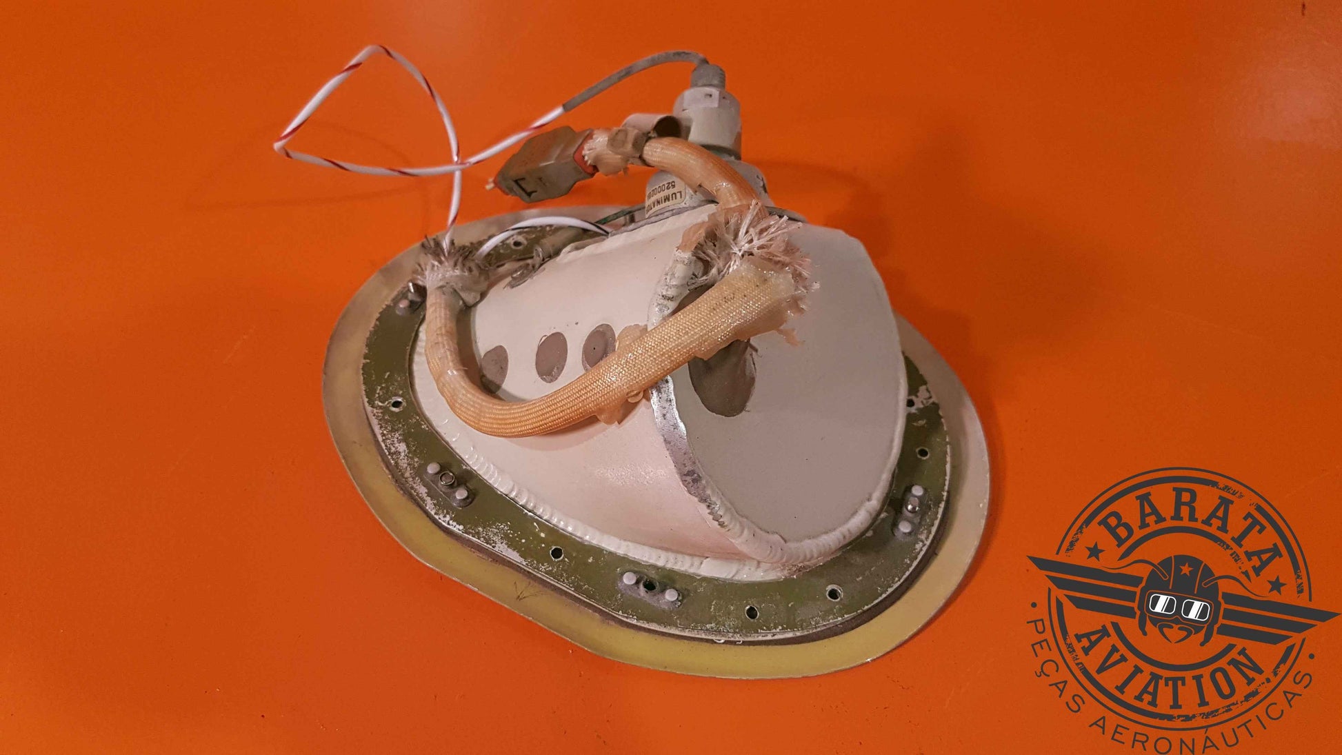 6228012-44 Cessna 650 Citation R/H Wing Light Assy