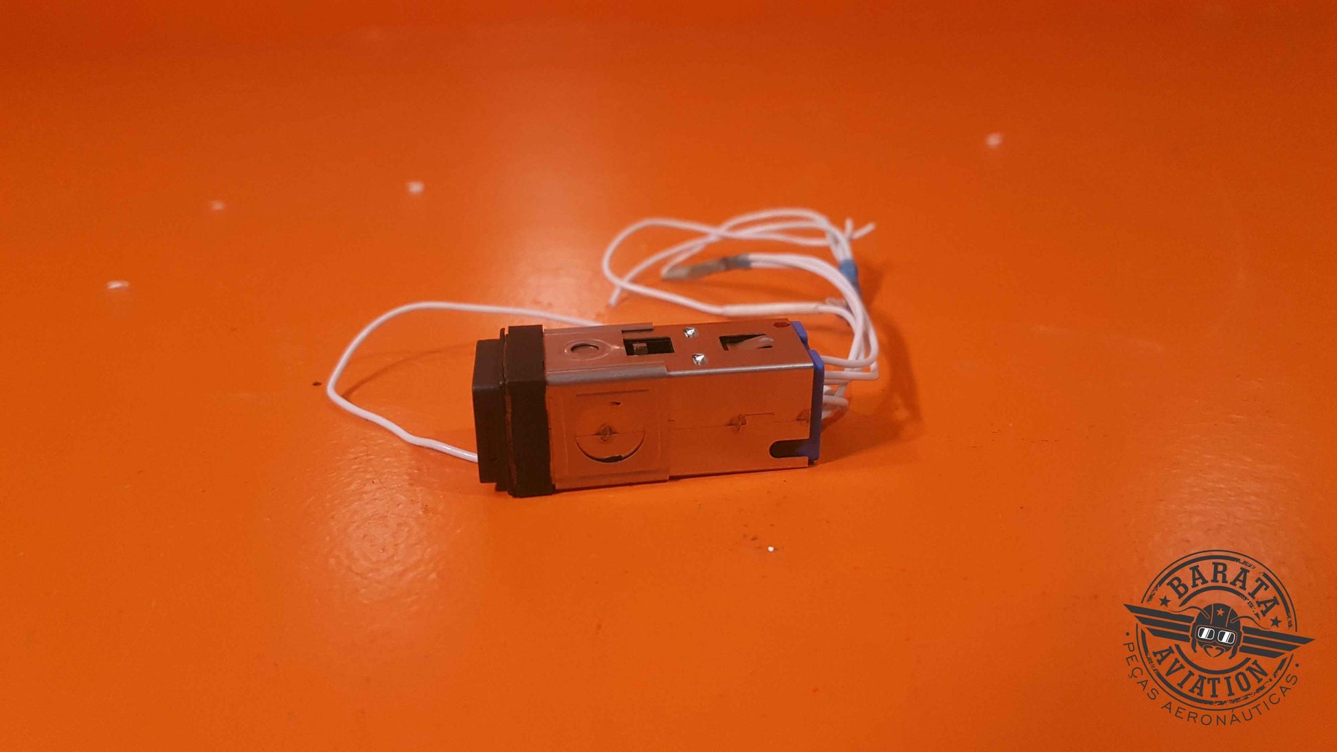 M22885-1084018B   Aerospace Annunciator Switch