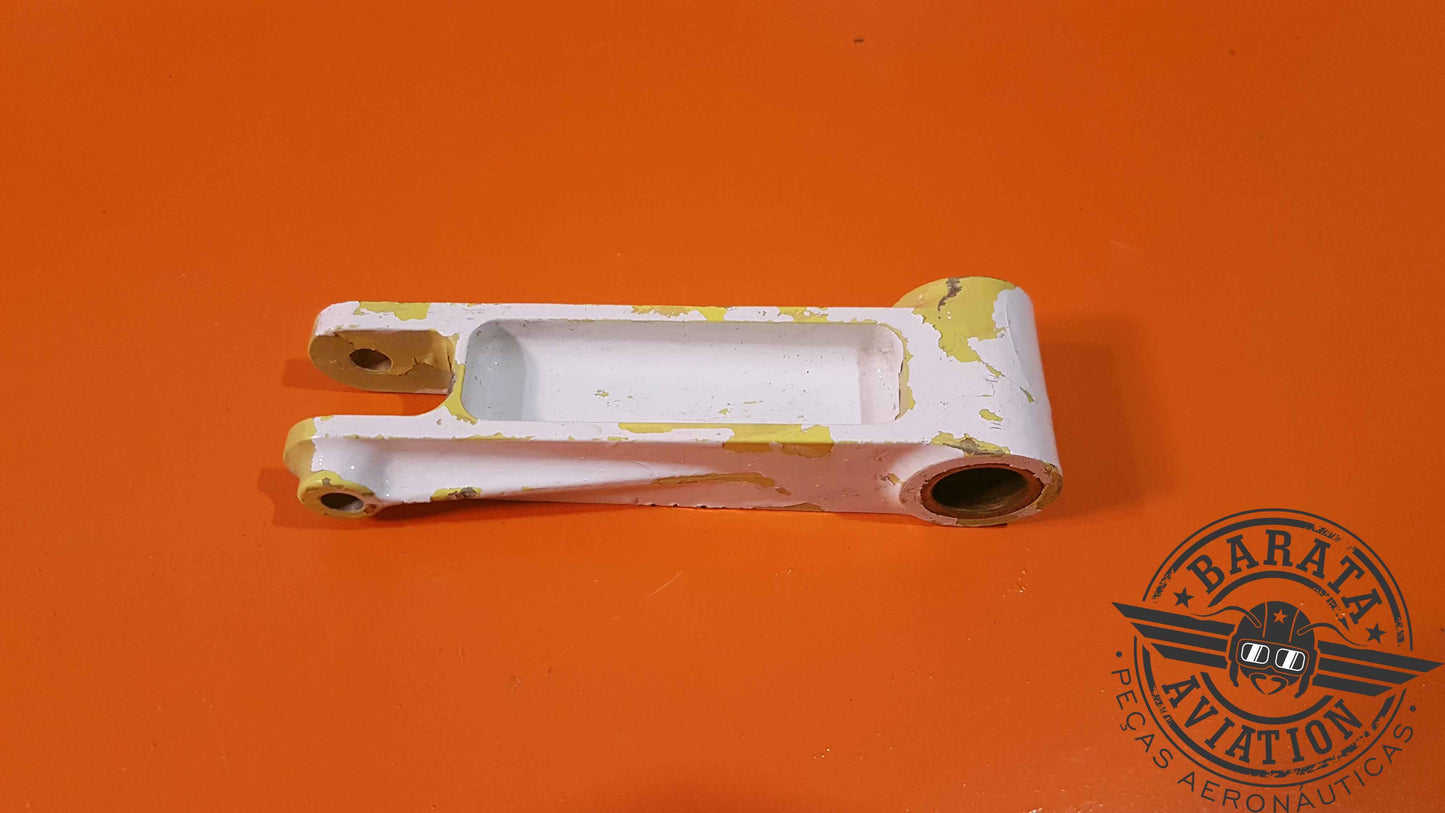35-825052  Beechcraft Nose Landing Gear Steering Idler Arm